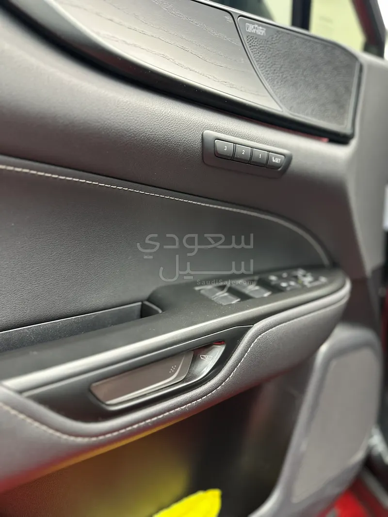 2023 لكزس إن إكس 350