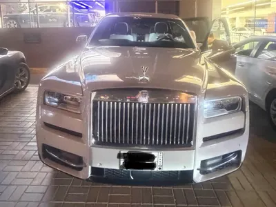 2023 رولز رويس كولينان سلفر بادج