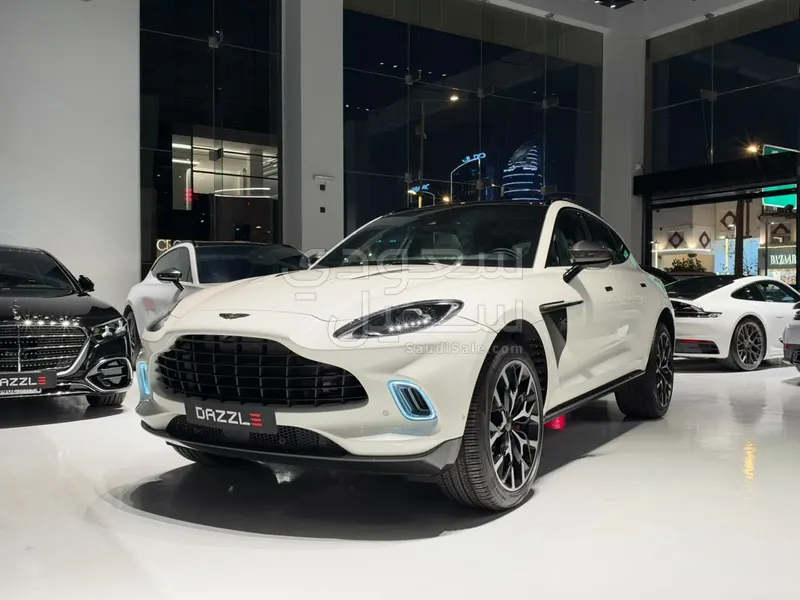 2021 استون مارتن دي بي اكس