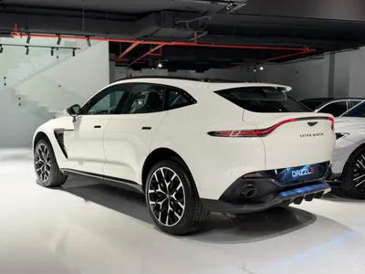 2021 استون مارتن دي بي اكس