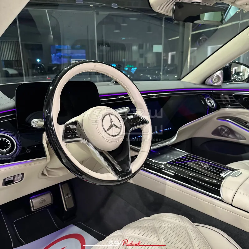 2027 مرسيدس - بنز إس 580 مايباخ