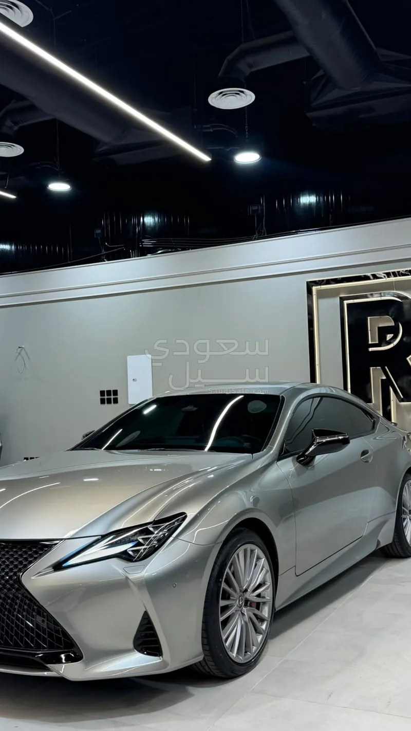 2023 لكزس أر سي 350