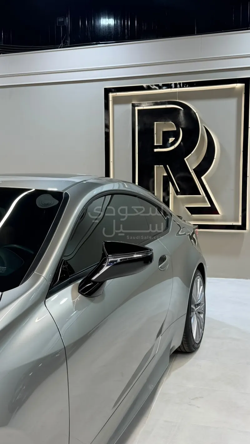 2023 لكزس أر سي 350