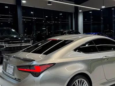 2023 لكزس أر سي 350