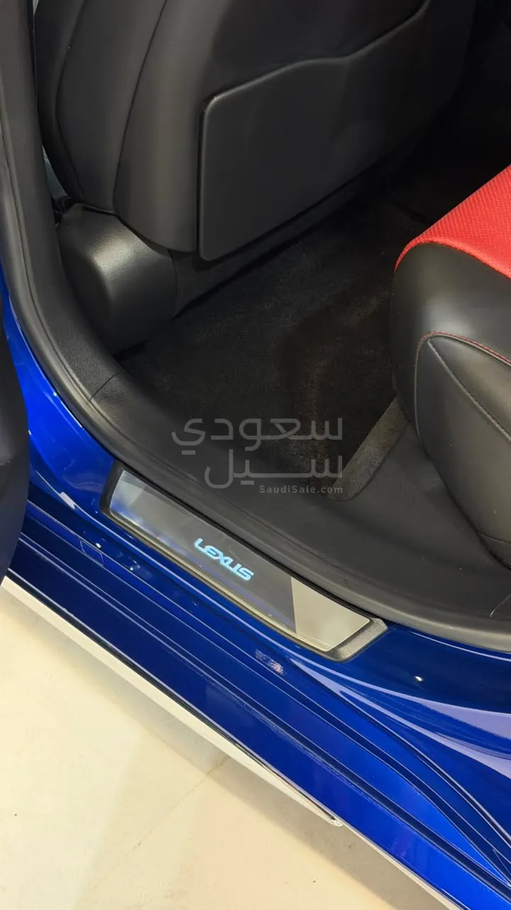 2025 لكزس إي إس اف