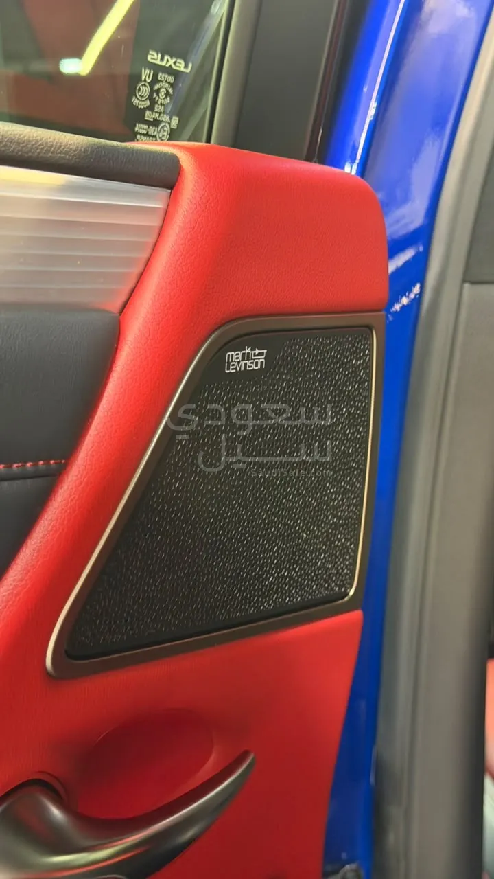 2025 لكزس إي إس اف