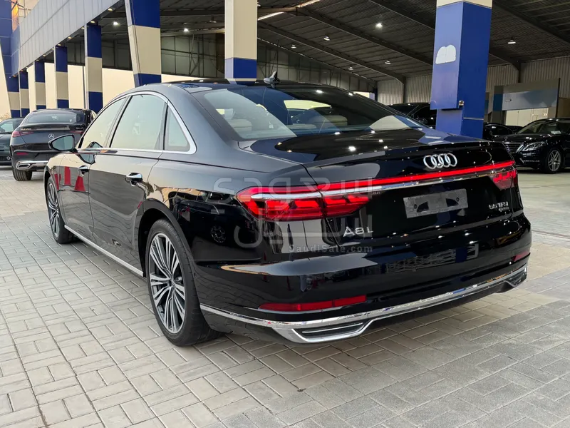 2019 اودي اي 8 ال 55تي اف اس أي