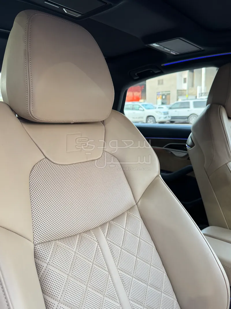 2019 اودي اي 8 ال 55تي اف اس أي
