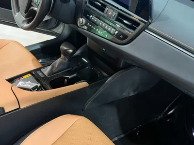 2025 Lexus ES 250