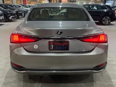 2025 Lexus ES 250