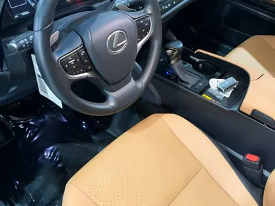 2025 Lexus ES 250