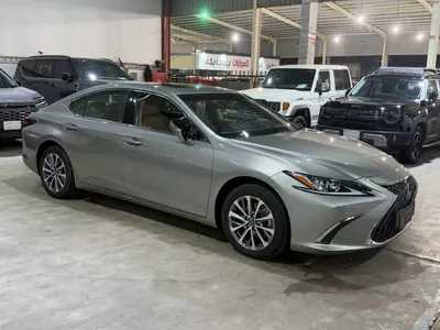 2025 Lexus ES 250