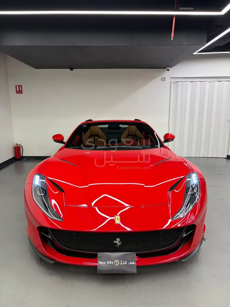 2021 فيراري 812 جي تي اس