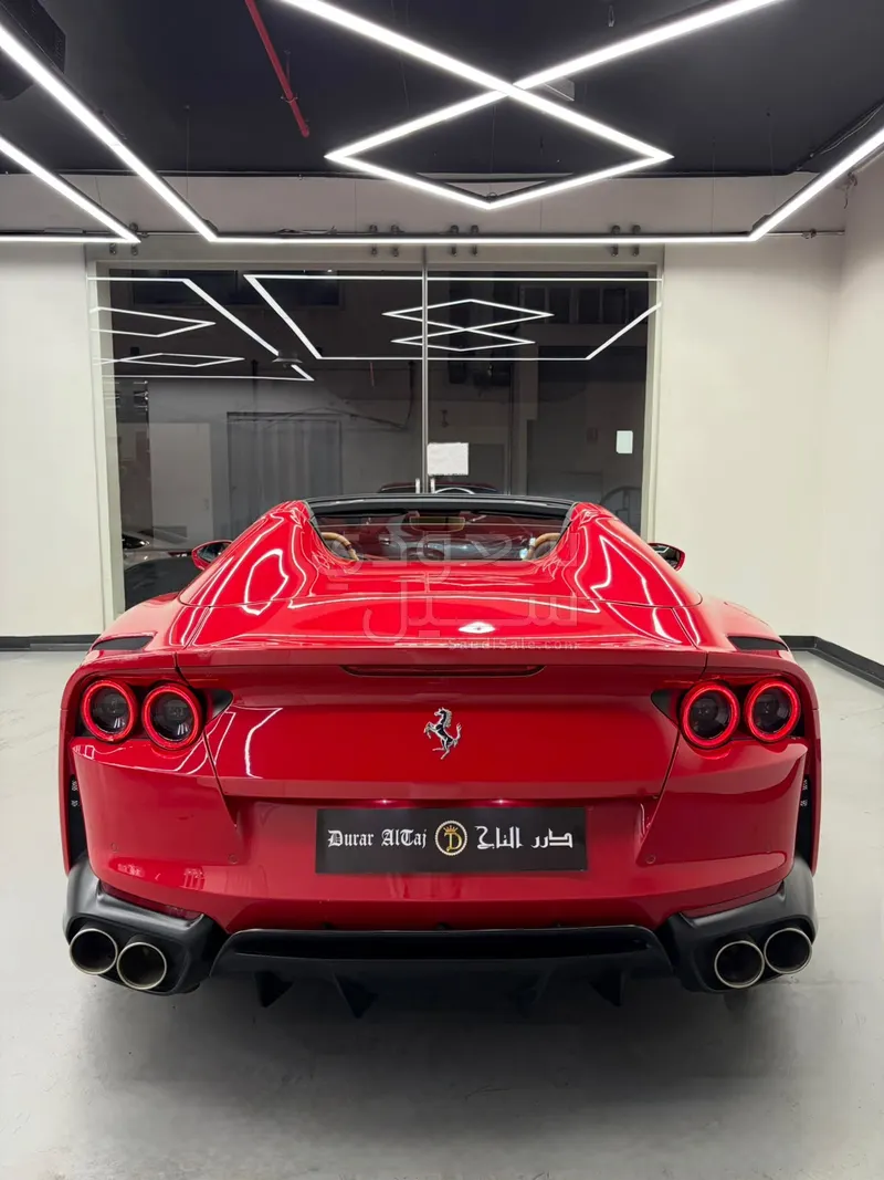 2021 فيراري 812 جي تي اس