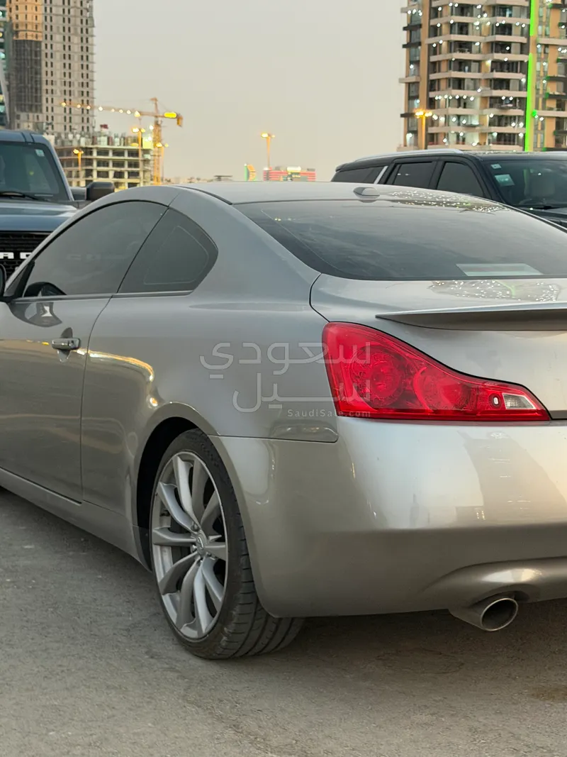 2009 انفينيتي جي 37 كوبية