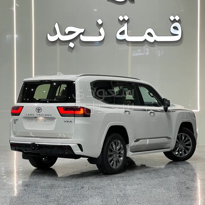2026 تويوتا لاند كروزر في اكس ار