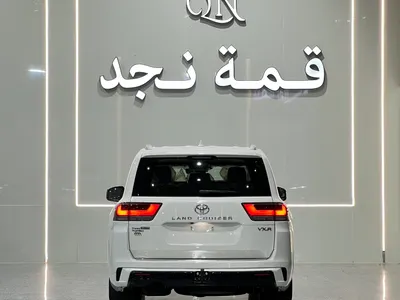 2026 تويوتا لاند كروزر في اكس ار