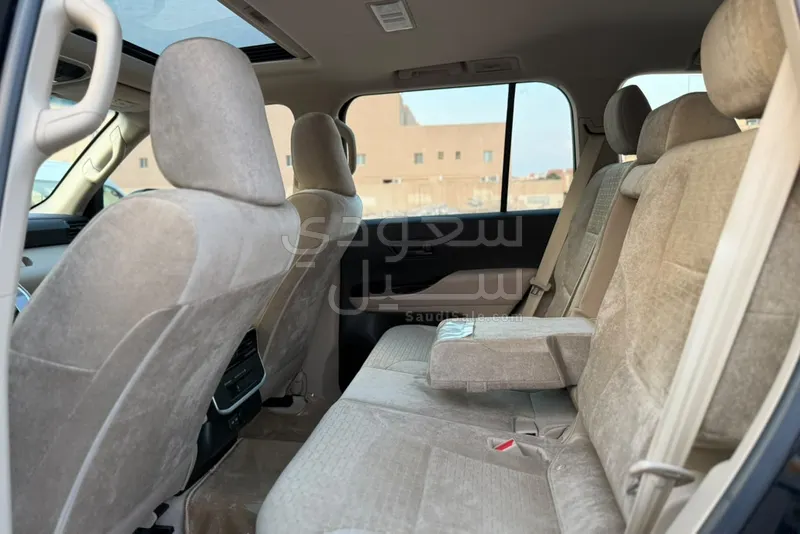 2023 تويوتا لاند كروزر جي اكس ار