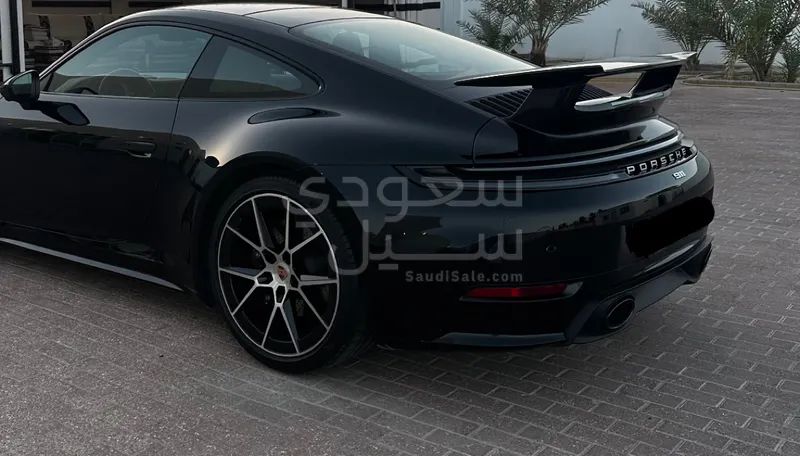 2025 بورش 911 كاريرا