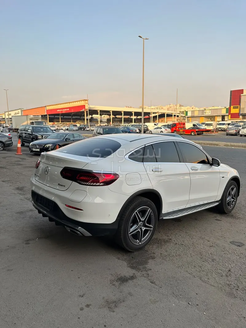 2021 Mercedes-Benz GLC 300