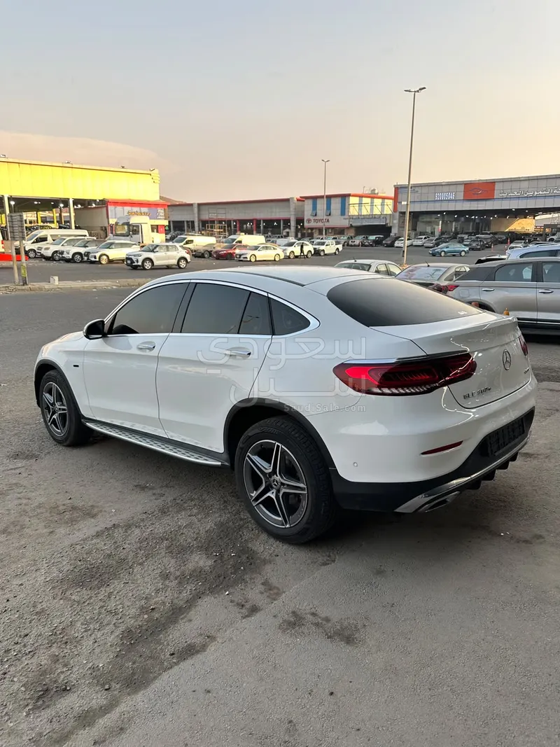 2021 Mercedes-Benz GLC 300