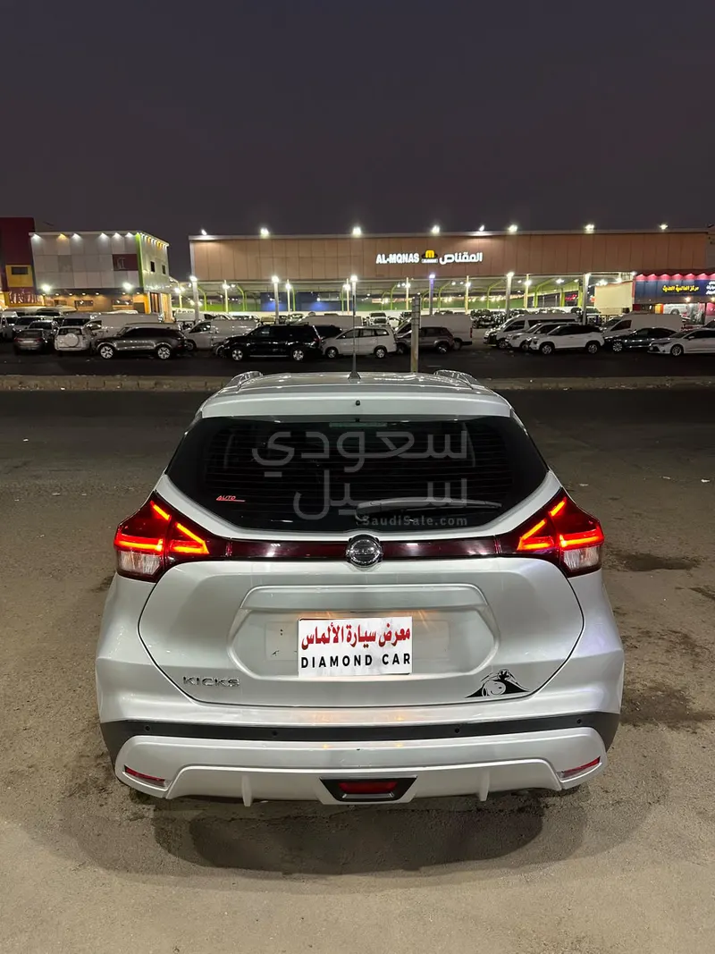 2022 نيسان كيكس اس