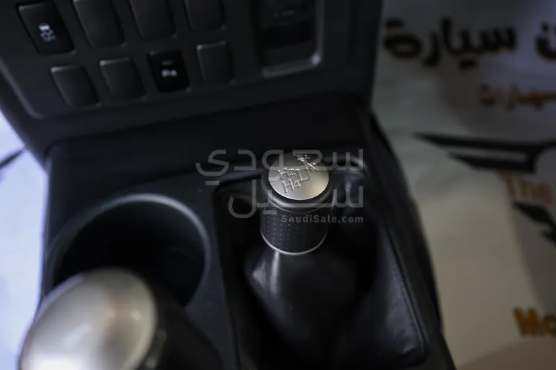 2022 تويوتا اف جي كروزر 1