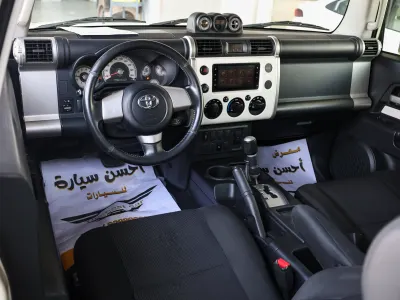 2022 تويوتا اف جي كروزر 1