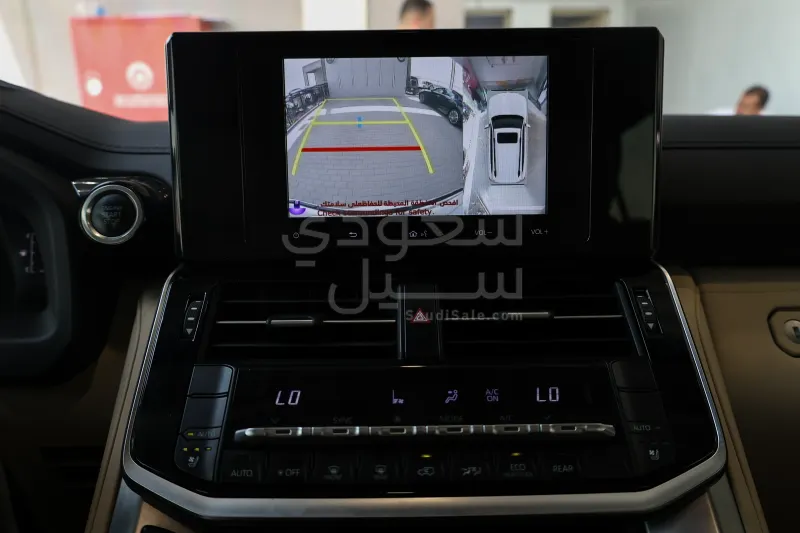 2025 تويوتا لاند كروزر جي اكس ار
