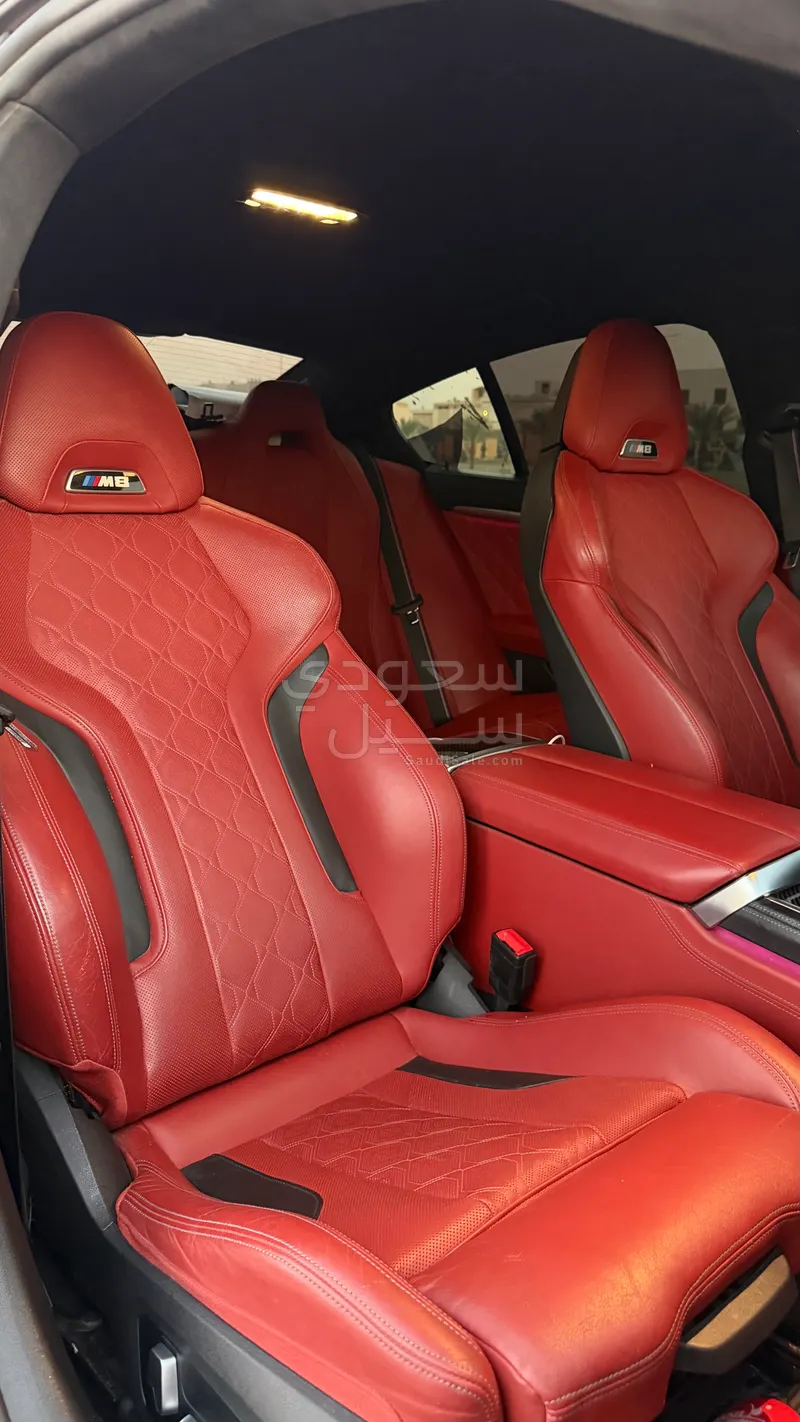 2021 بي ام دبليو الفئة ام إم 8 كومبيتيشن