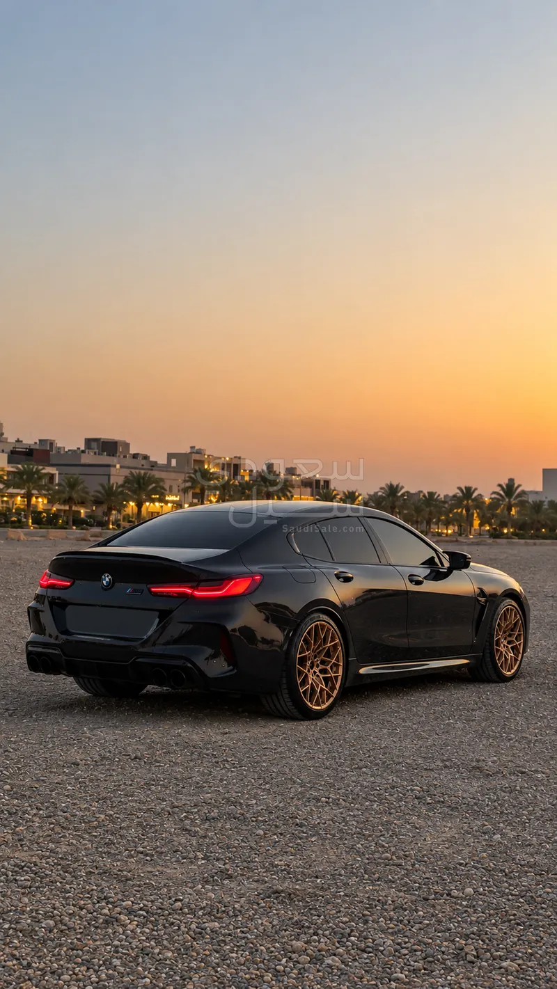 2021 بي ام دبليو الفئة ام إم 8 كومبيتيشن
