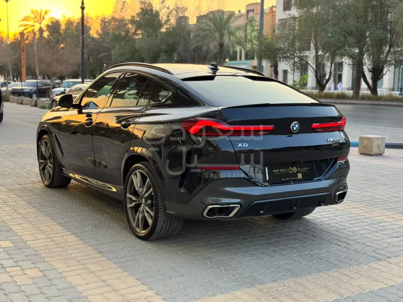 2023 BMW X Series 6 M50i