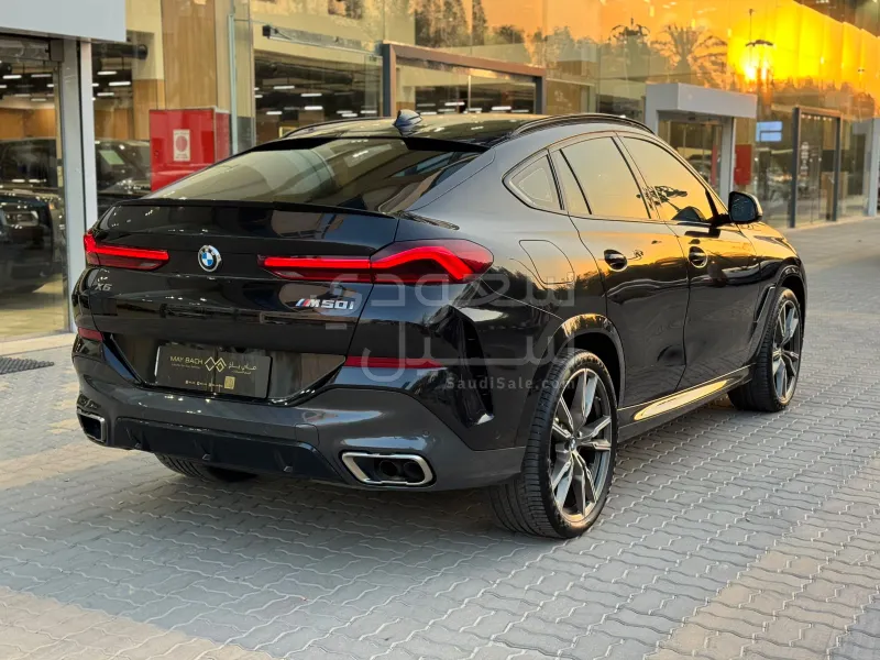 2023 BMW X Series 6 M50i