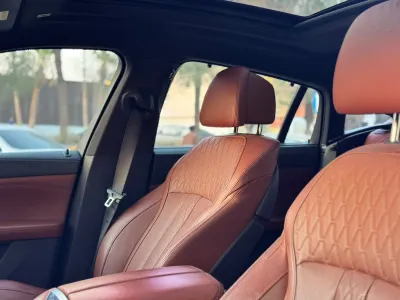 2023 BMW X Series 6 M50i