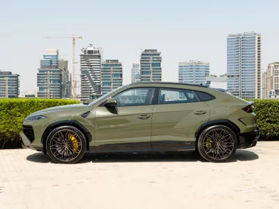 2025 Lamborghini URUS SE