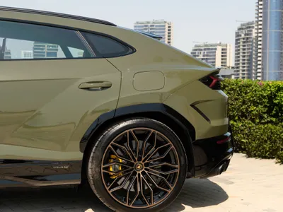 2025 Lamborghini URUS SE