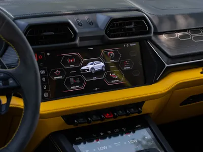 2025 Lamborghini URUS SE