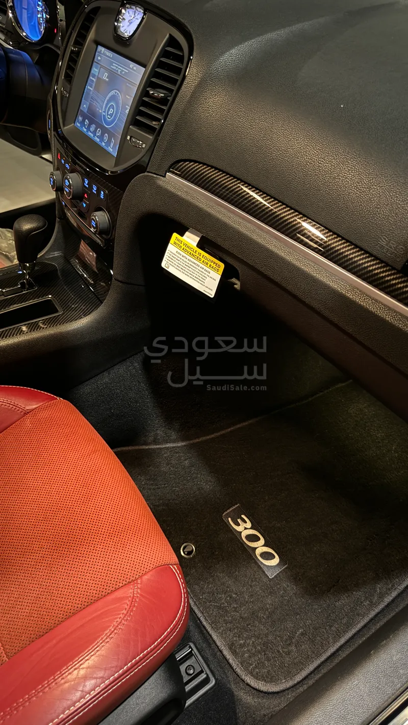 2012 كرايسلر 300 اس ار تي 8