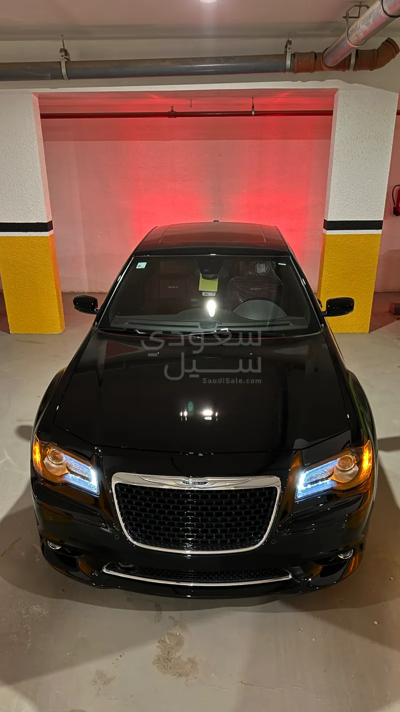 2012 كرايسلر 300 اس ار تي 8