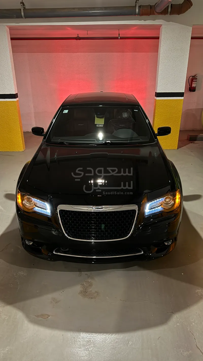 2012 كرايسلر 300 اس ار تي 8