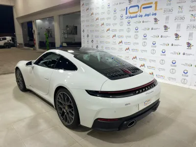 2025 بورش 911 كاريرا