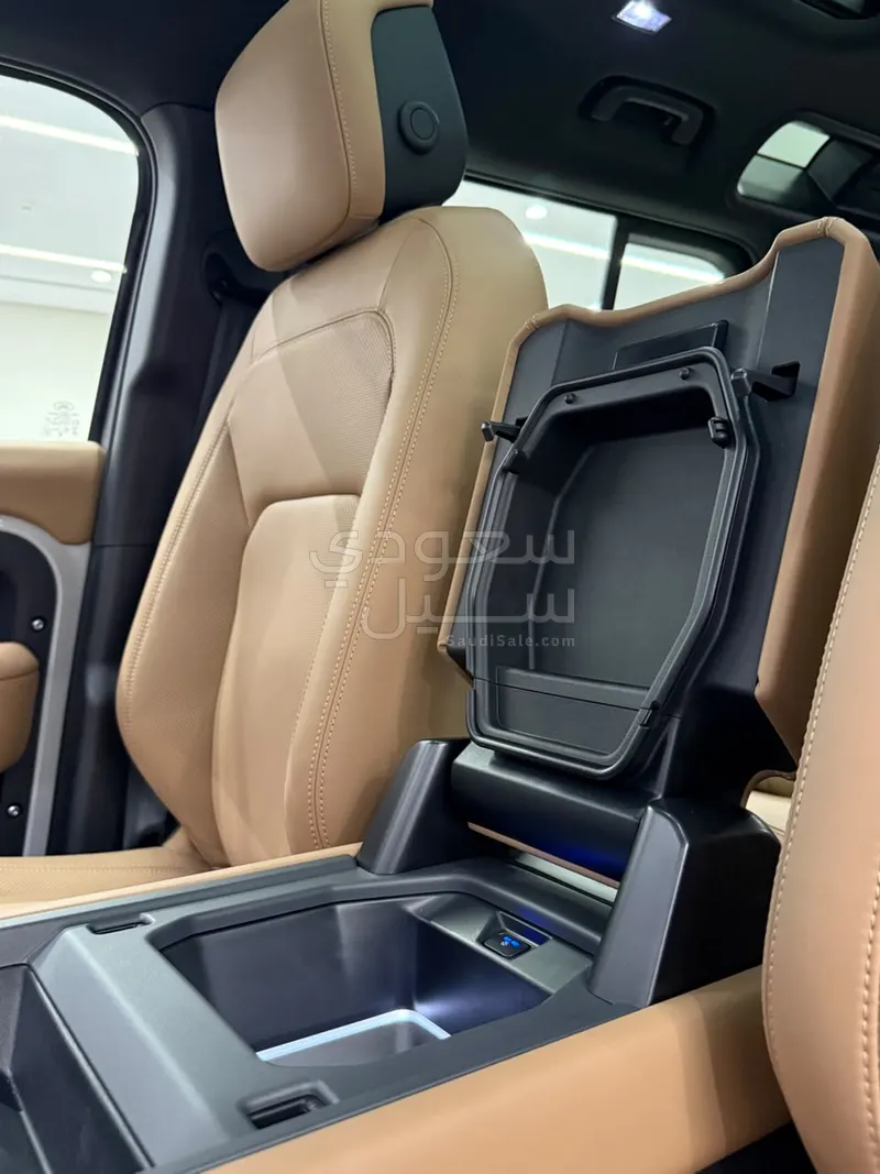 2026 لاند روفر ديفيندر 110 اكس داينمك اتش اس اي