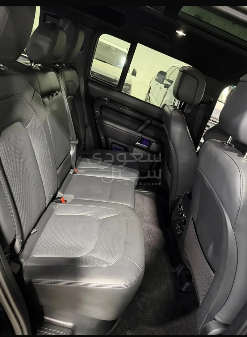 2023 لاند روفر ديفيندر V8 P525 ادشن
