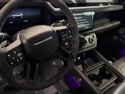 2023 لاند روفر ديفيندر V8 P525 ادشن