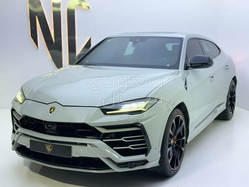 2022 لمبرجيني اوروس