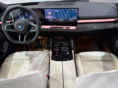 2027 بي ام دبليو الفئة الخامسة 520 أي