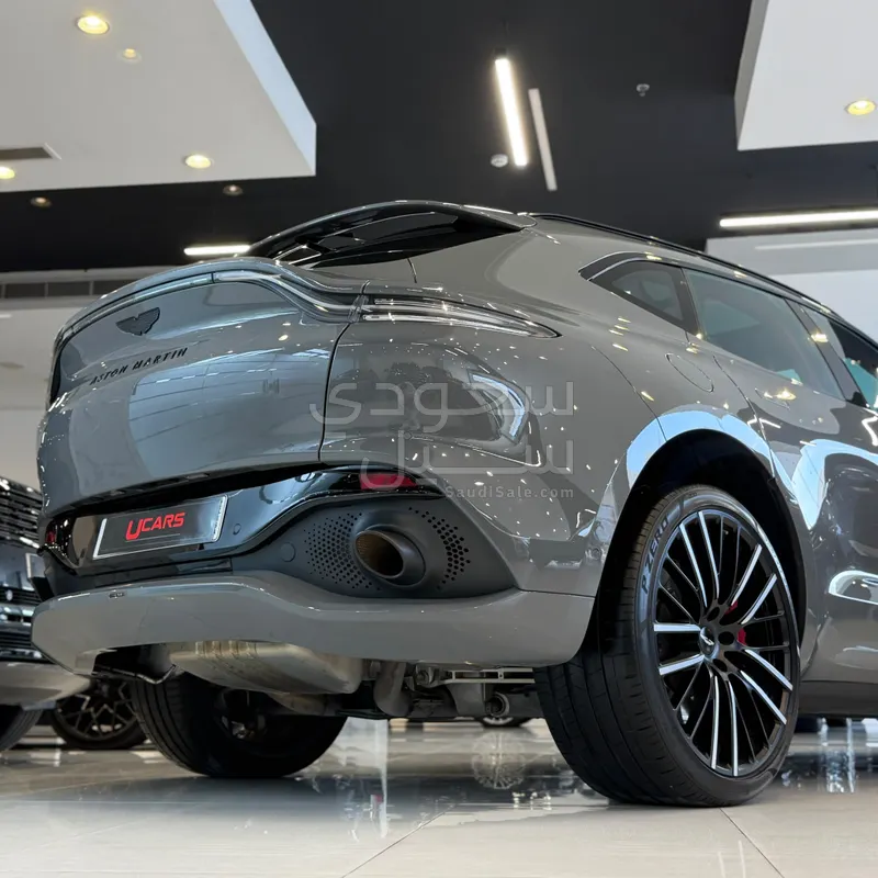 2022 استون مارتن دي بي اكس