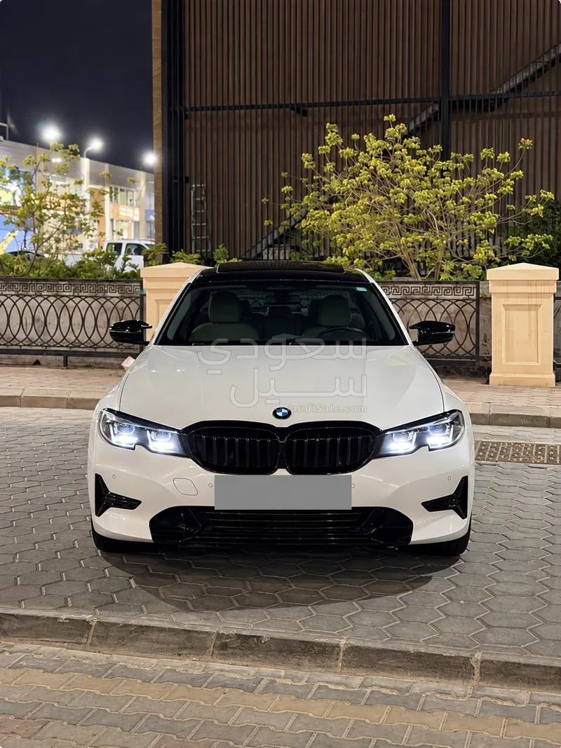 2021 بي ام دبليو الفئة الثالثة 320 أي
