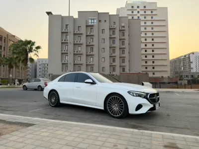 2025 مرسيدس - بنز إي 200