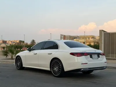 2025 مرسيدس - بنز إي 200